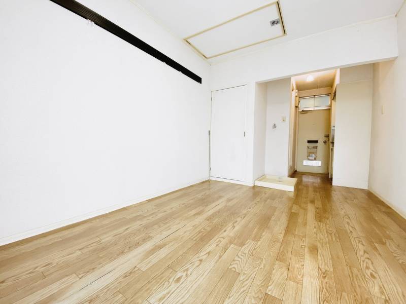 写真は他の部屋のものですので若干配置が異なる場合があります