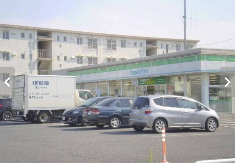 コンビニファミリー店740