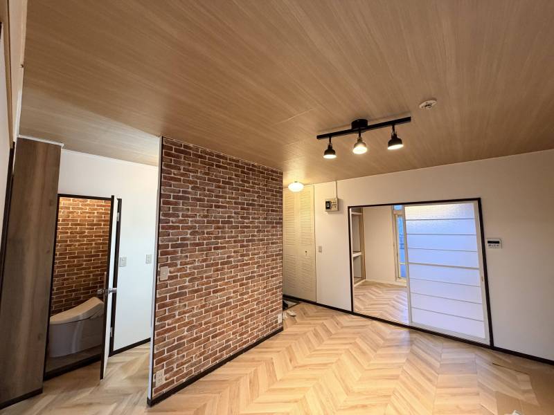 床、クロスも新しいデザインルーム♪