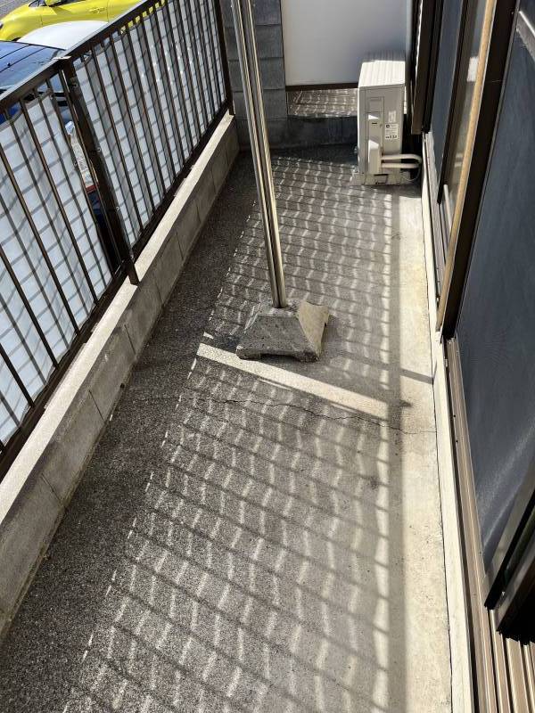 ベランダ〜物干し金具、壁面あり〜