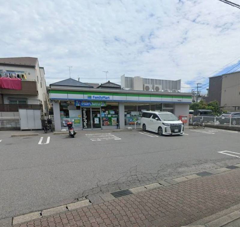 近隣コンビニ　徒歩2分