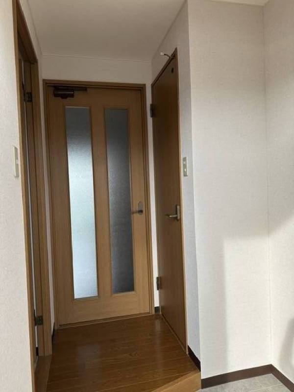 玄関内側　廊下