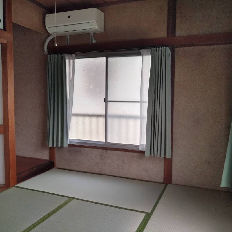 ２階和室にエアコンが付いています。