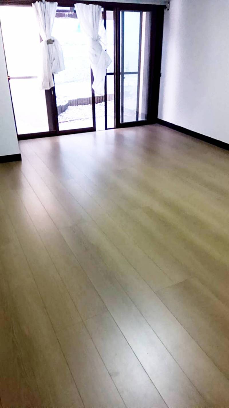 リフォーム中です。リビングの床はフローリングです。