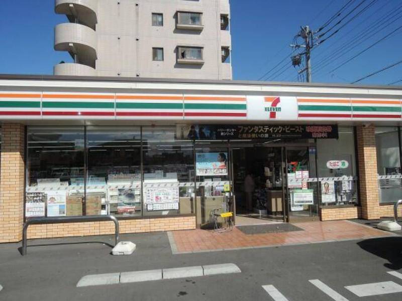 セブンイレブン坂戸泉店が徒歩2分圏内です