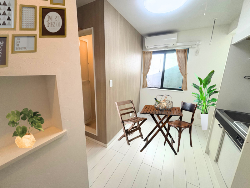 清潔感のある落ち着いたリビング