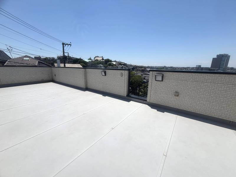 屋上に出て日差しをたっぷり浴びられます！