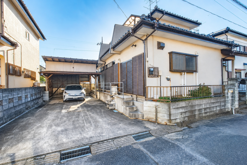 大型駐車場完備！