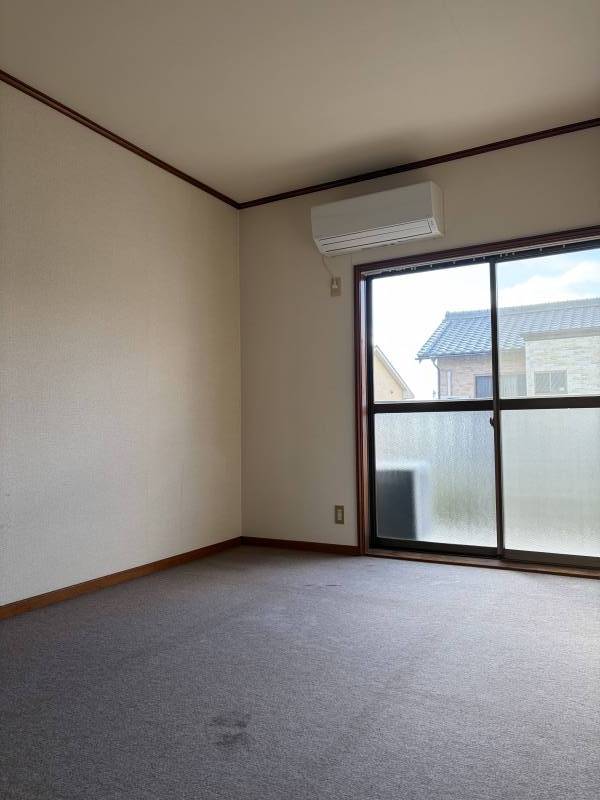 2階、南部屋、エアコンは新品です