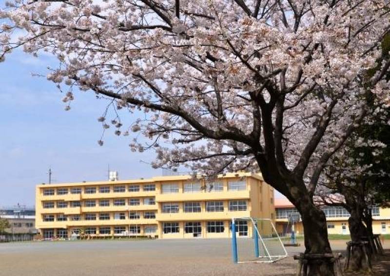 社家小学校まで徒歩6分