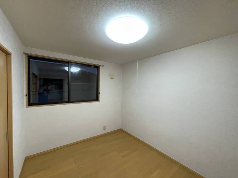 洋室6畳陽当たり良い部屋です