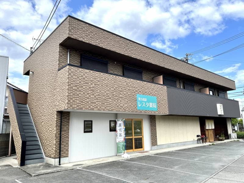 お部屋は、2階の階段側の角部屋です。