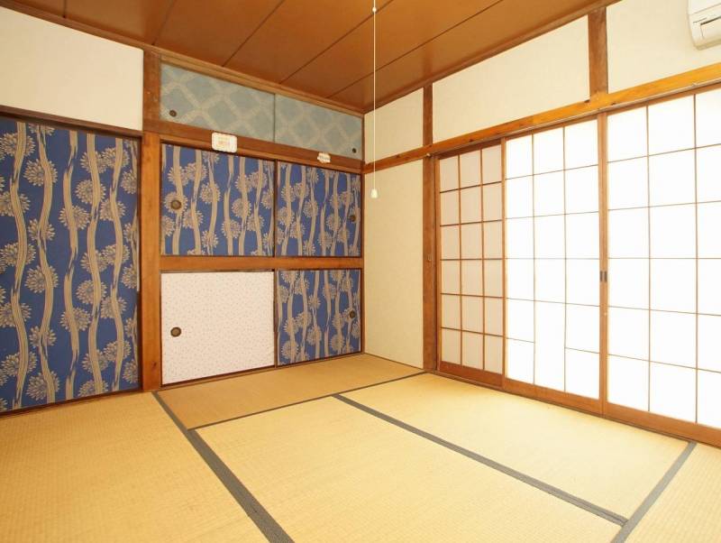和モダンなお部屋で、くつろげる雰囲気があります♪