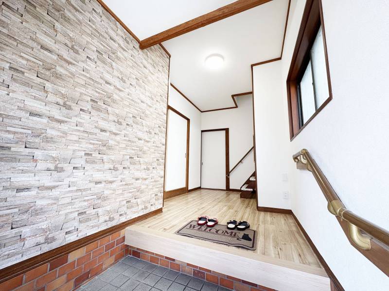 白い浜辺（プラージュ）をイメージしたデザインが始まります！