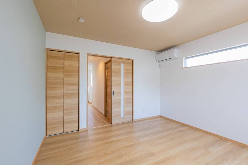 木の温もりが優しく包み込む、ホッと安らぐお部屋です。