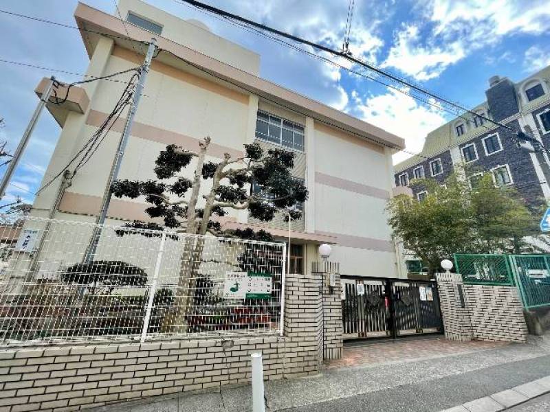 神戸市立長田小学校　徒歩６分