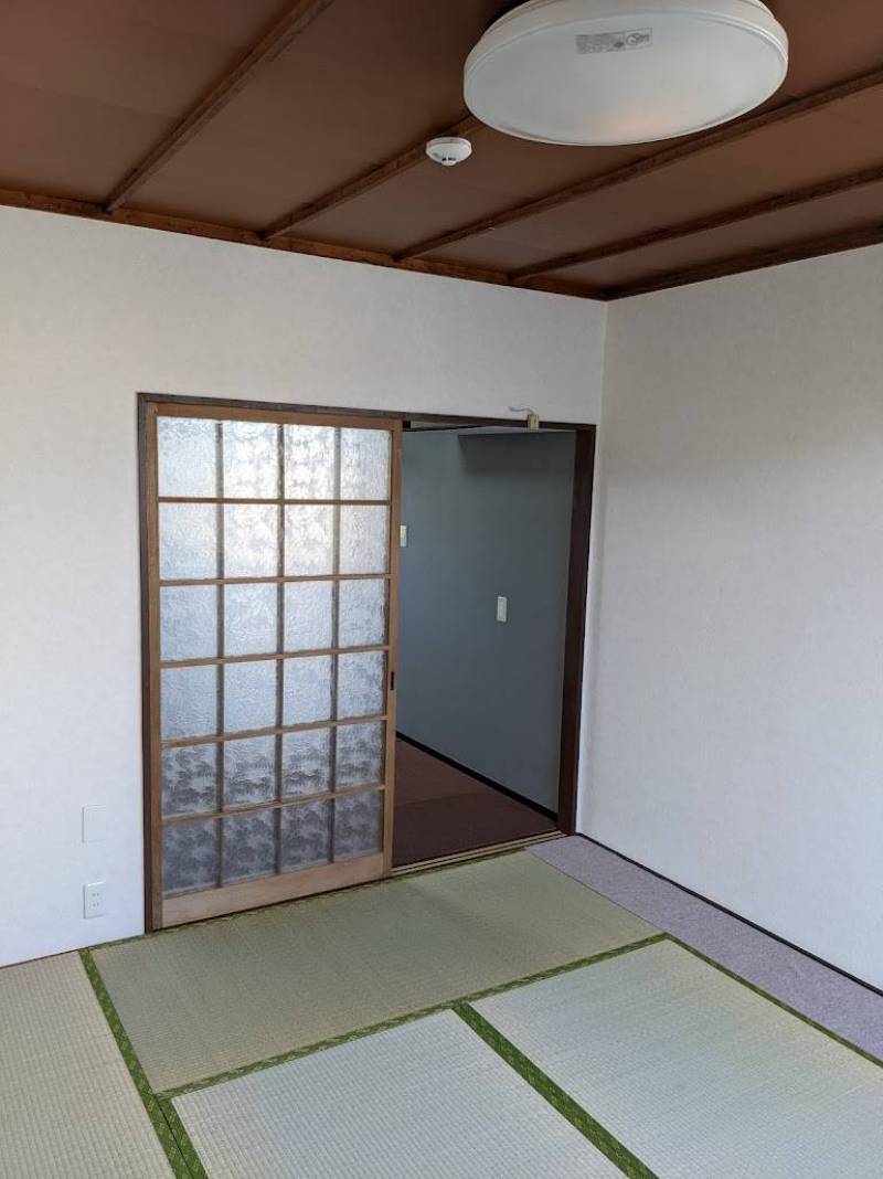 居室からキッチン方向
