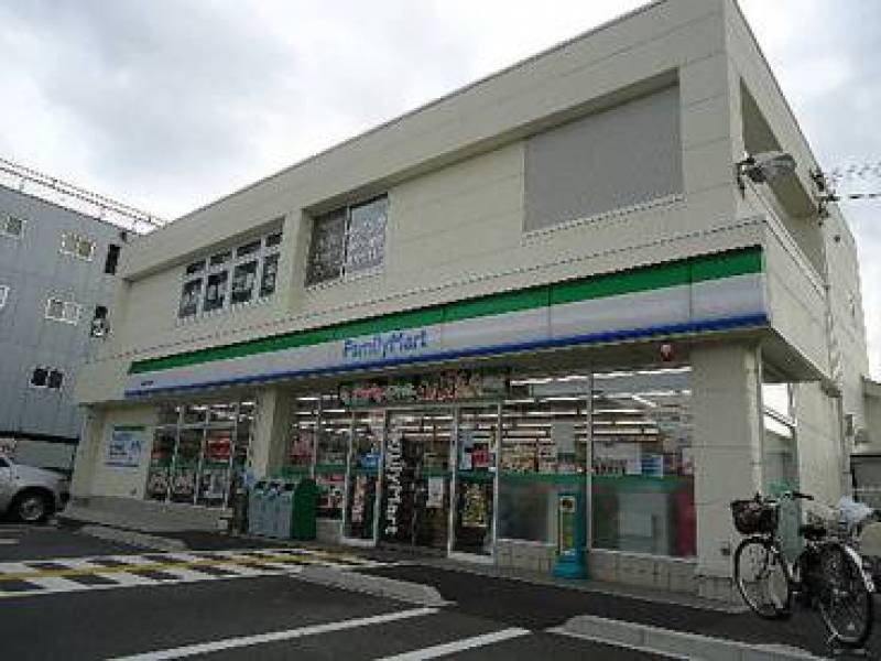 コンビニまで歩いて約2分