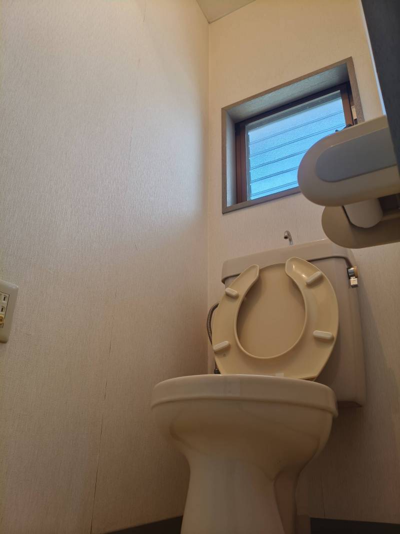 トイレも窓付き
明るい!