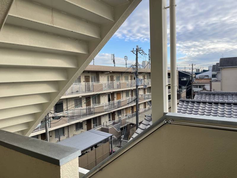 玄関前の階段からの眺望♪