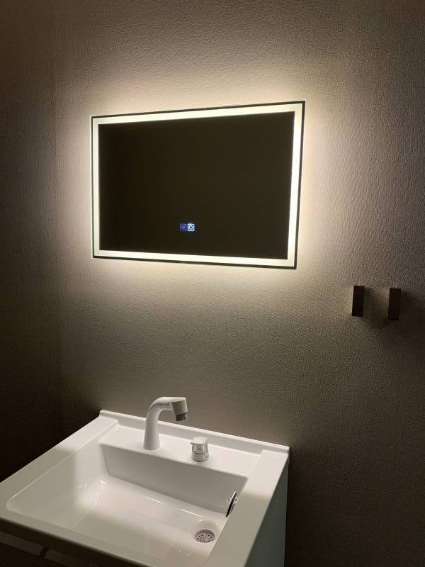 LEDミラー完備の落ち着いた雰囲気な洗面