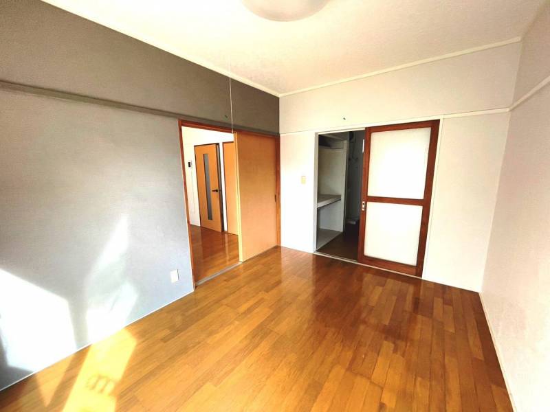 リビングはアクセントクロスになっています！