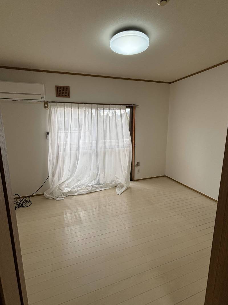 居間のキッチンからの視点です