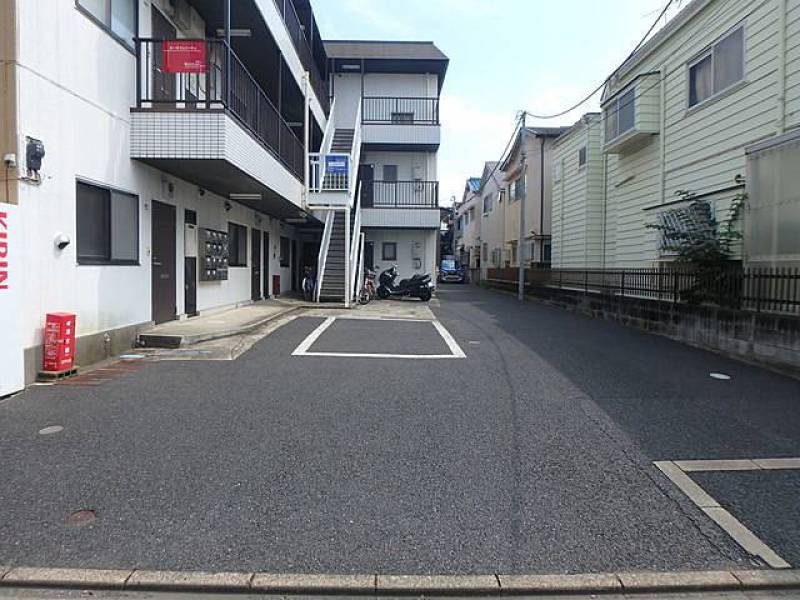 駐車場1台空きあります！
