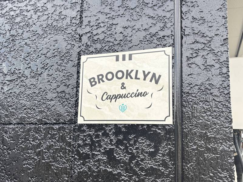 看板はデザイナーに考案してもらいました(^^)