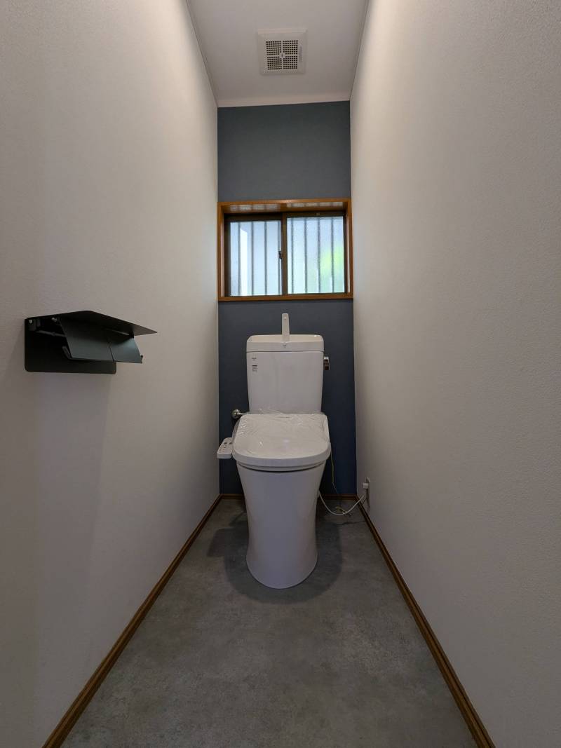 トイレ＆温水洗浄便座も新品です♪