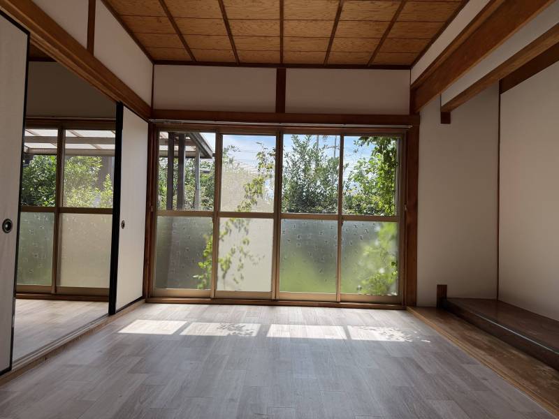 壁紙・襖張り替え済み