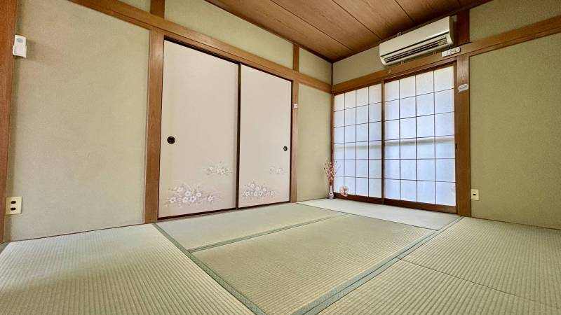 南向きの明るい和室で、ほっと落ち着いたひと時を♪