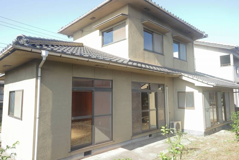 日当たり良好！庭で家庭菜園やBBQを楽しんでいただけます♪