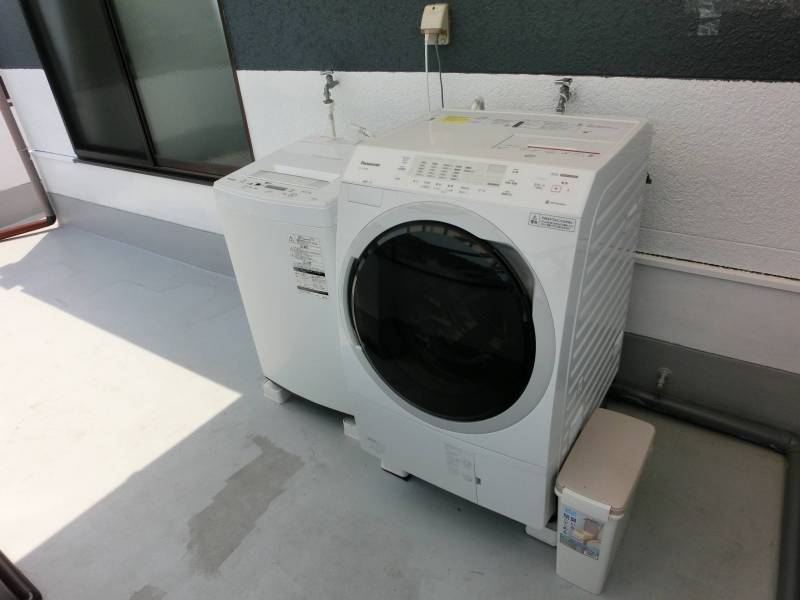 屋上　共用ドラム洗濯乾燥機・全自動洗濯機（無料）