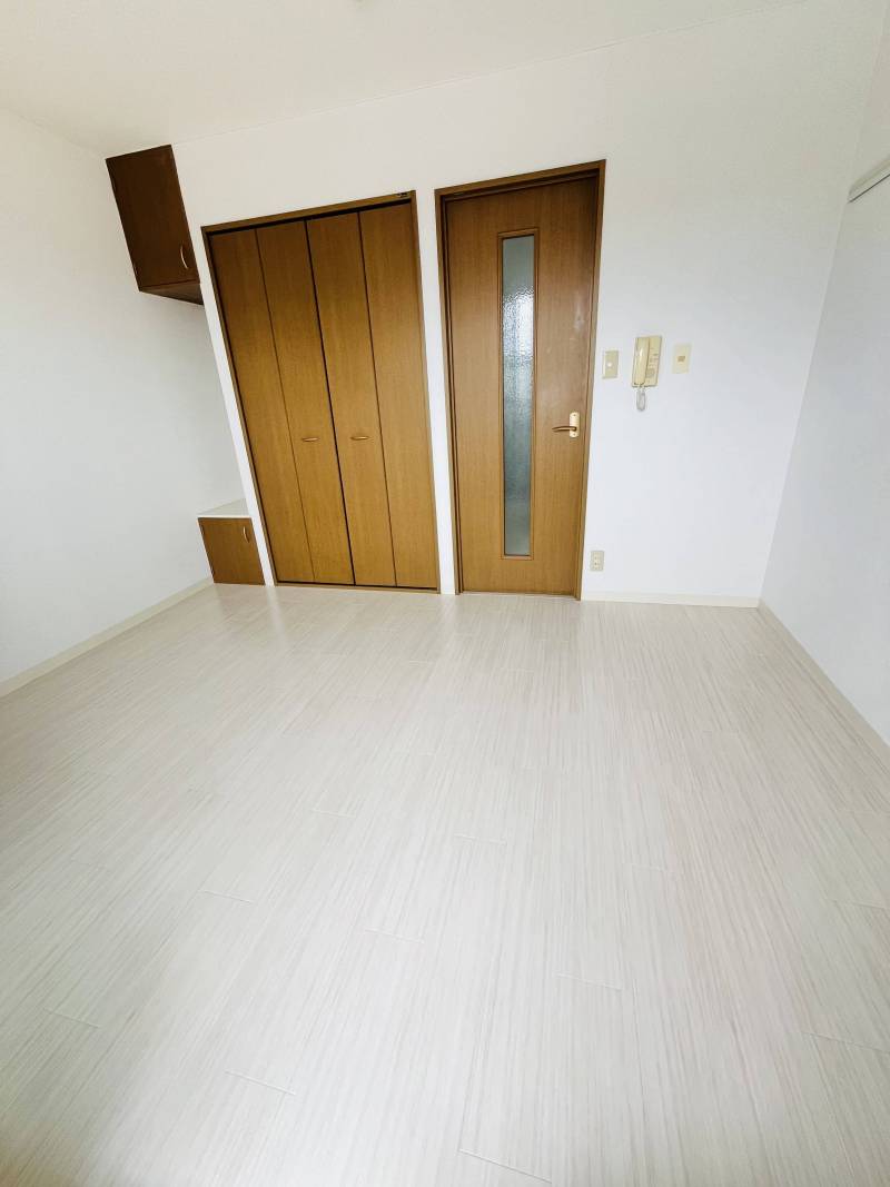 室内、クローゼット、インターホン