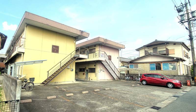 外観です☆現在外壁塗装工事中♪