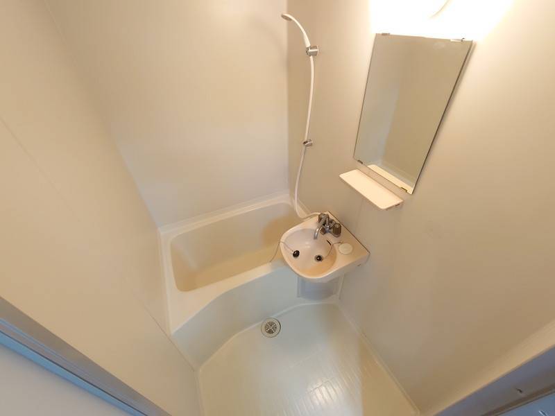 洗面台付きの浴室だから効率的に身支度可◎