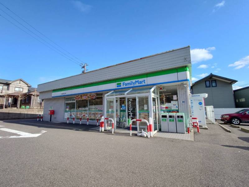 何かと便利なコンビニが徒歩圏内！