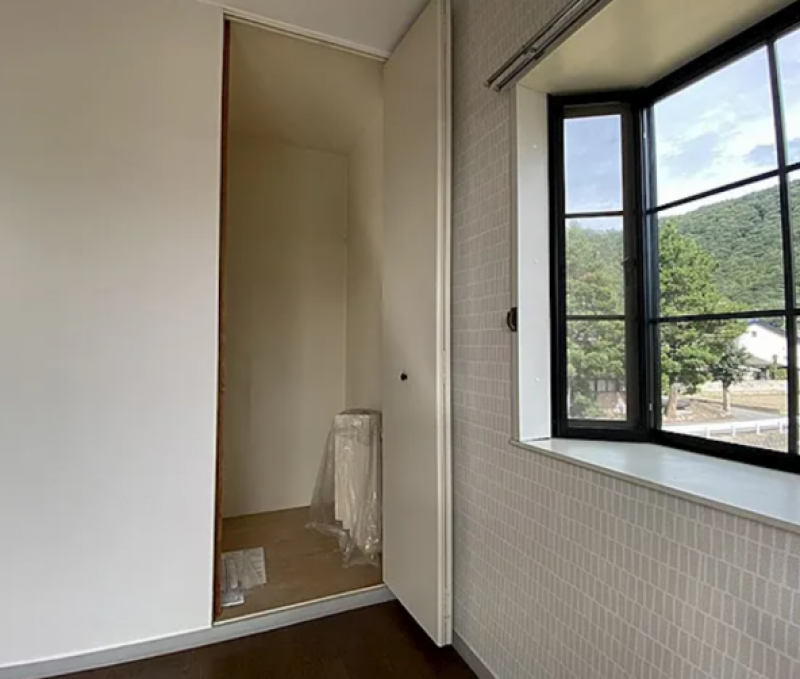 4.5畳のお部屋でも十分な収納が有ります。