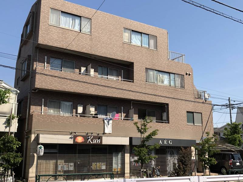 南平駅徒歩3分♪☆１階が美容室とレストランで治安も安心♪
