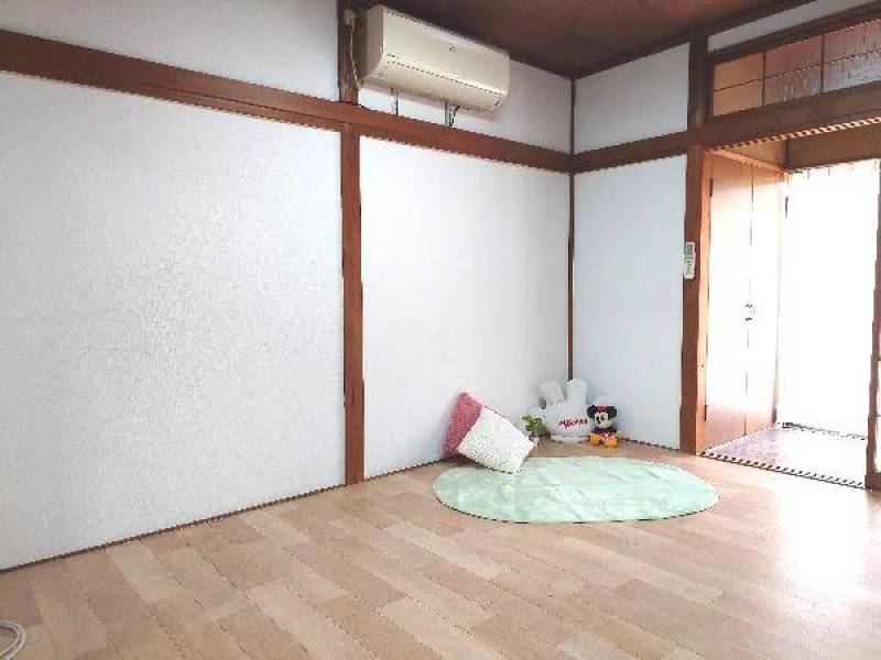 リフォーム済みのきれいな室内♬