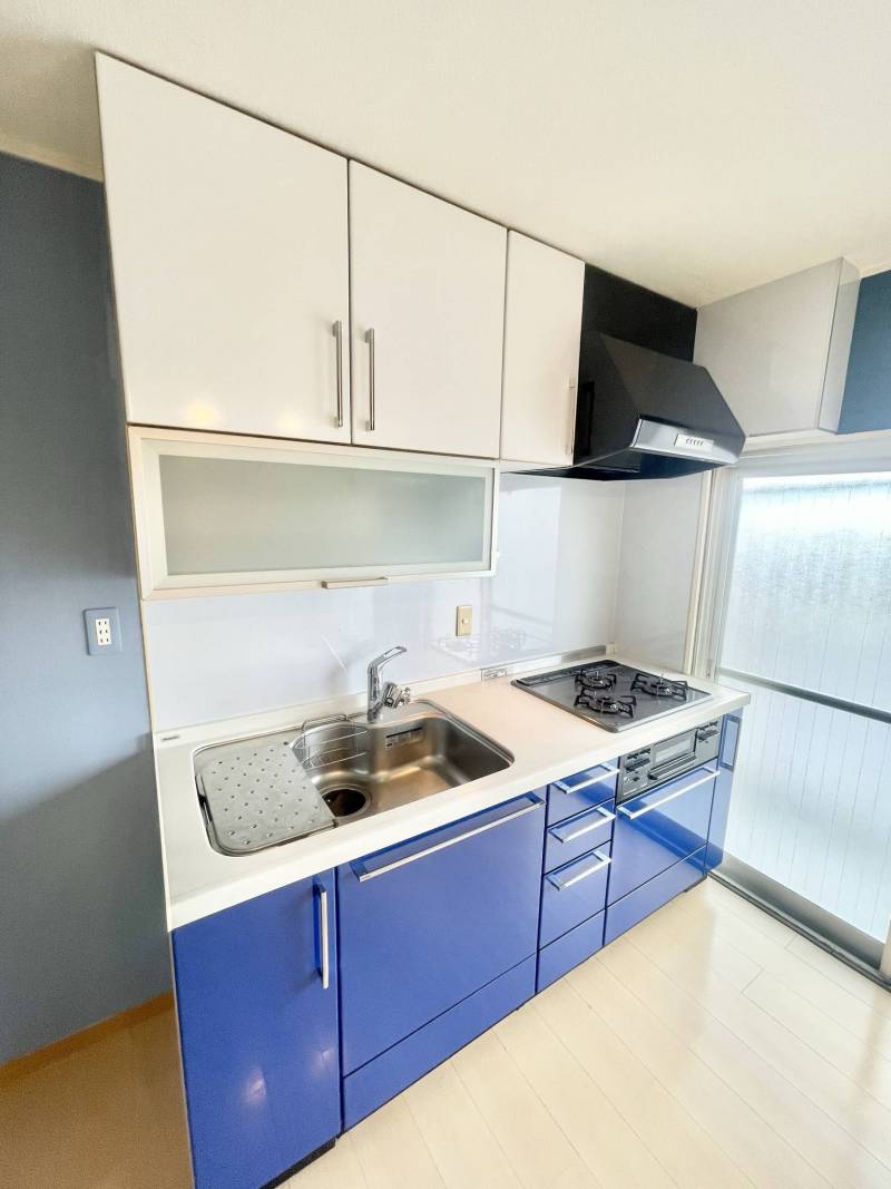 3口ビルトインコンロ。換気扇は新品