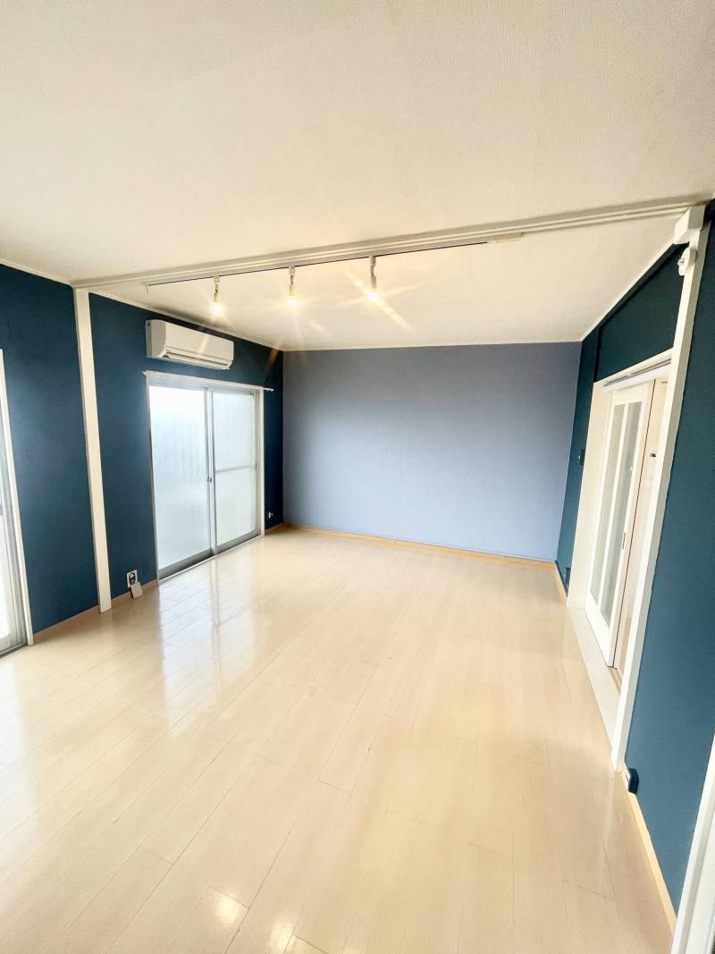 冬暖かく夏は風が通り涼しい。南側に窓が２つで日当たり最高。