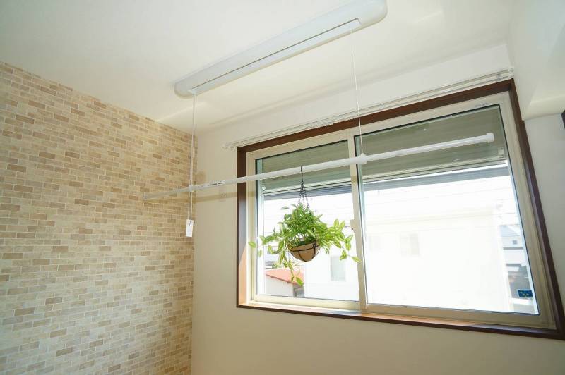 室内物干し（天井収納タイプ）