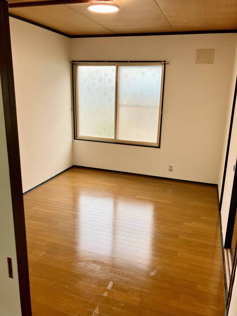 フローリング6畳間