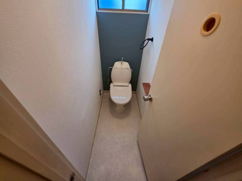 １階はウォシュレット、２階はウォームレットです