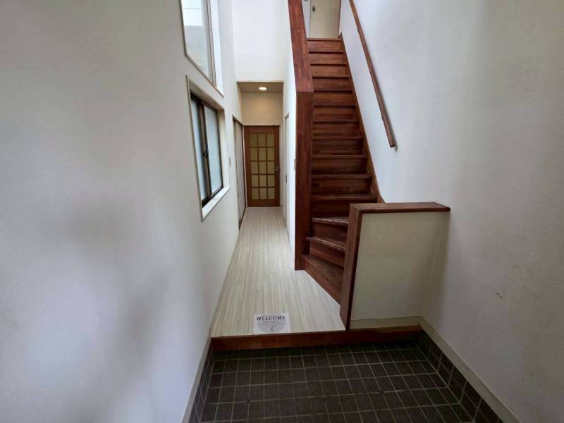 玄関は広くて使いやすいです。大型シューズボックスが置けます。