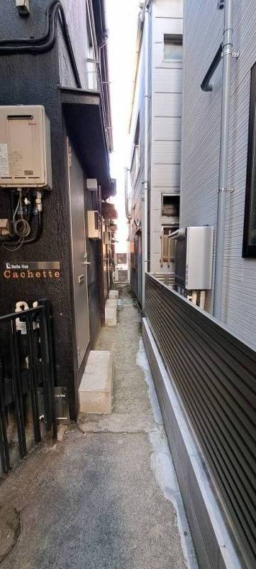 夜間も電灯があるので不便はありません。