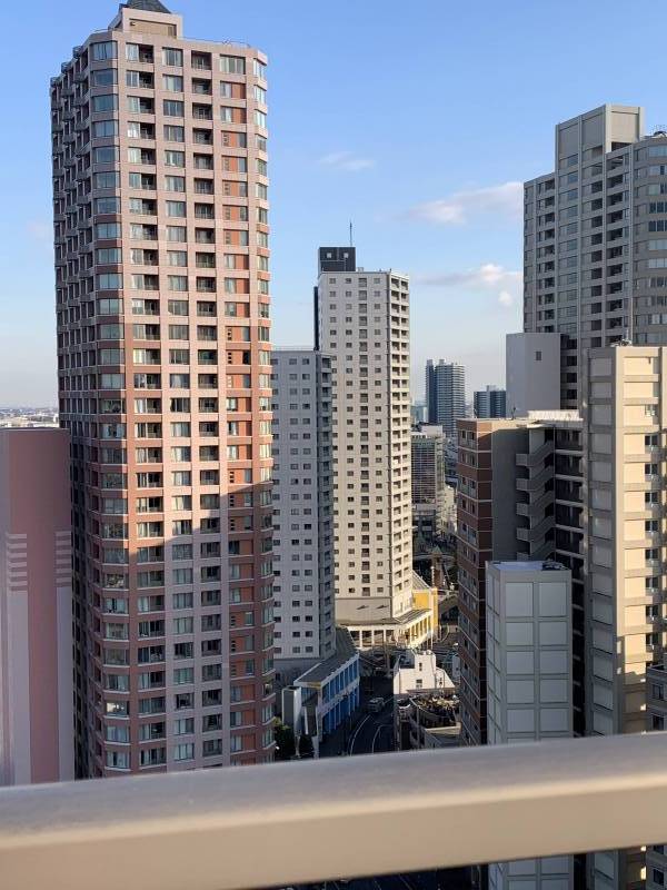 21Fベランダからは、高層ビルが見えて都会的！
