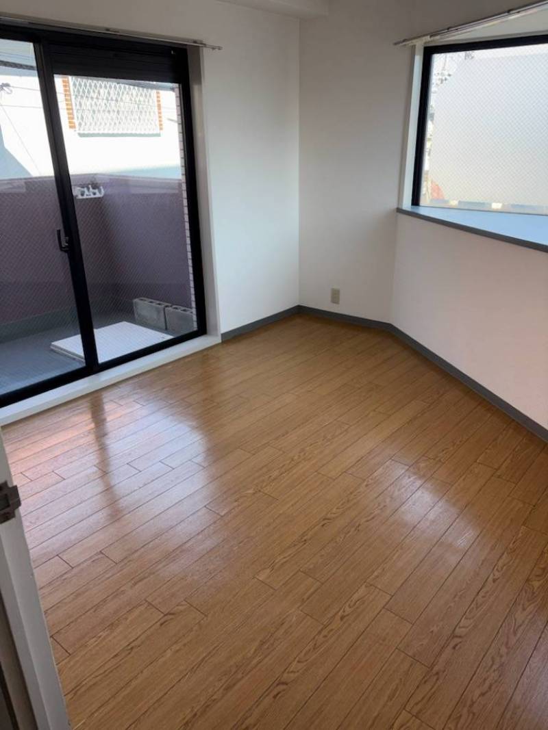 奥４，５帖洋間